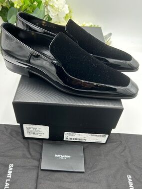 Men’s Saint Laurent black velvet/patent leather loafers. Size 42/9 US